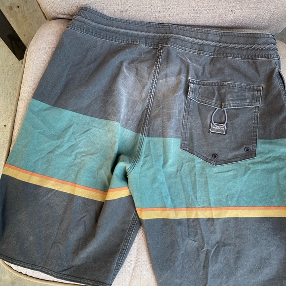 Bundle /board shorts - Picture 3 of 8
